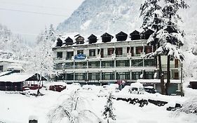 Hotel Satkar Residency Manali 2*